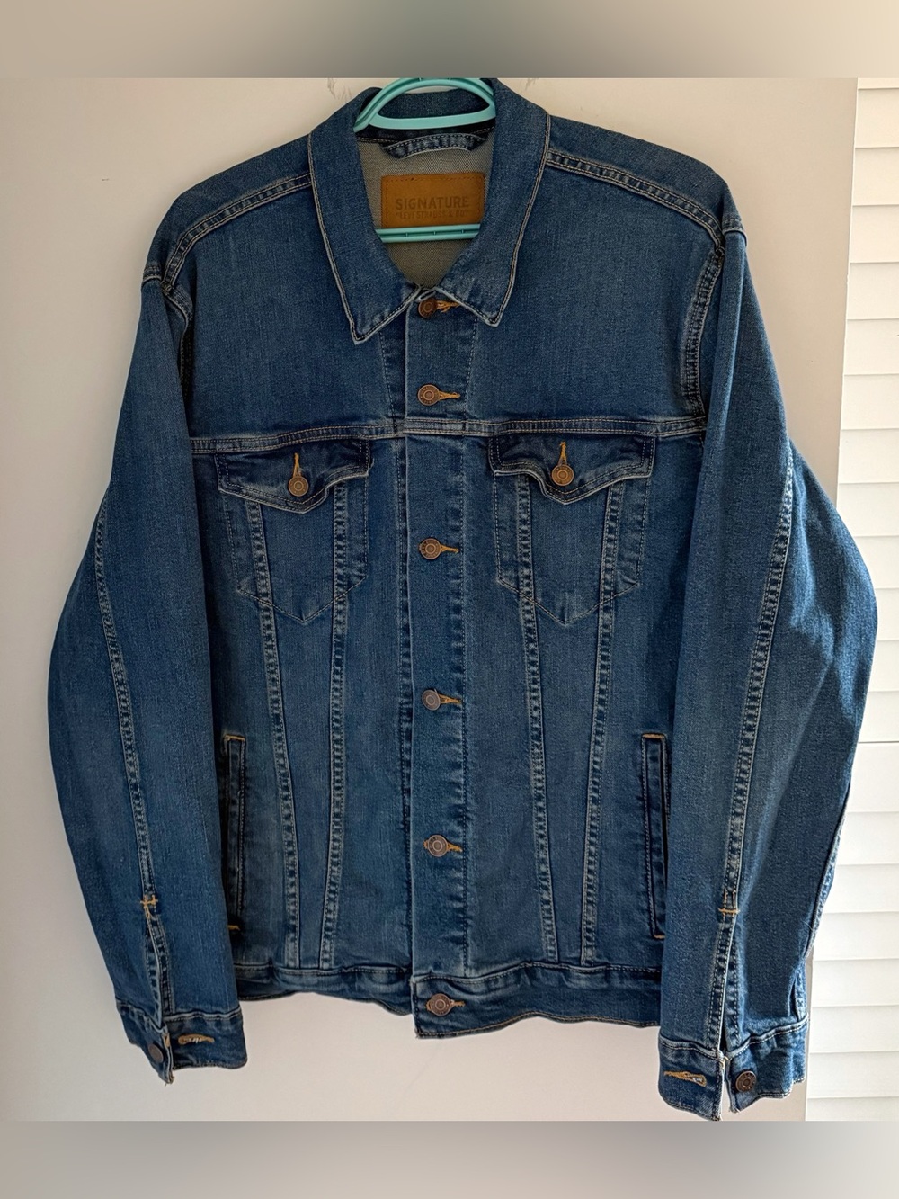 Amazing Hand Painted Levi’s Denim Jacket
L